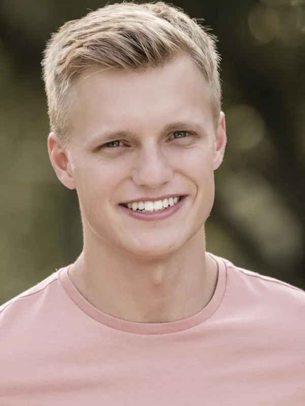 Headshot of an actor represented by Level Talent Group