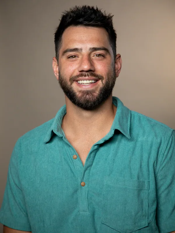 Headshot of an actor represented by Level Talent Group